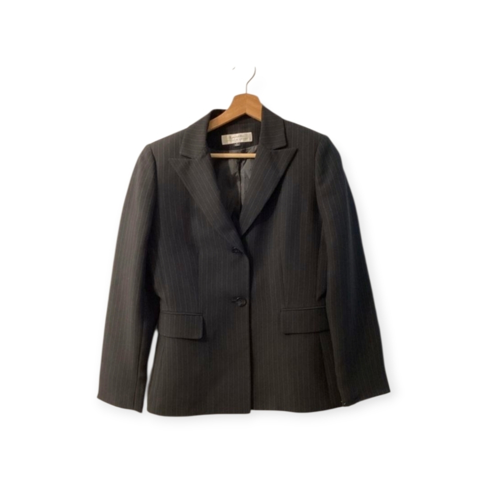 Tahari Women's Black Pinstripe‎ Blazer with trousers